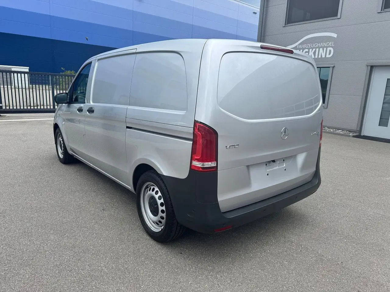 Mercedes-Benz Vito 114 CDI Kompakt Silber Klima Bott - Furgon: obrázek 5 Mercedes-Benz Vito 114 CDI Kompakt Silber Klima Bott - Furgon: obrázek 5