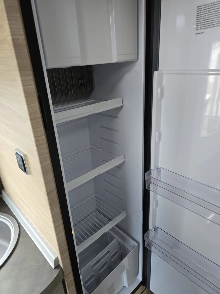 Polointegrovaný obytný vůz Knaus Van TI Plus 650 MEG Platinum Selection: obrázek 12