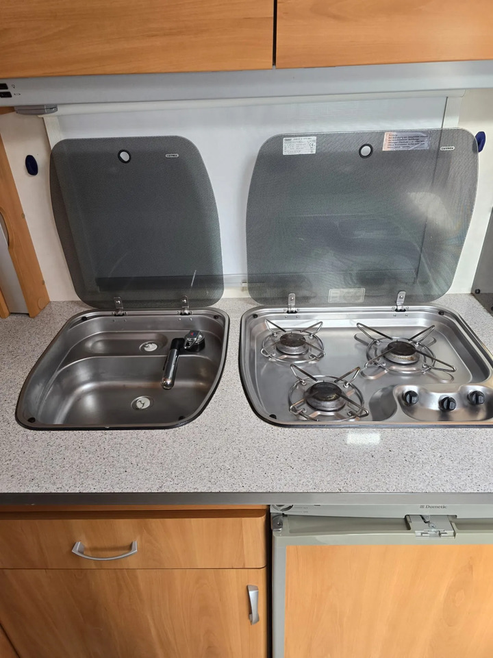 Wohnwagen Wilk S5 451 HTD - Karavan: obrázek 5 Wohnwagen Wilk S5 451 HTD - Karavan: obrázek 5