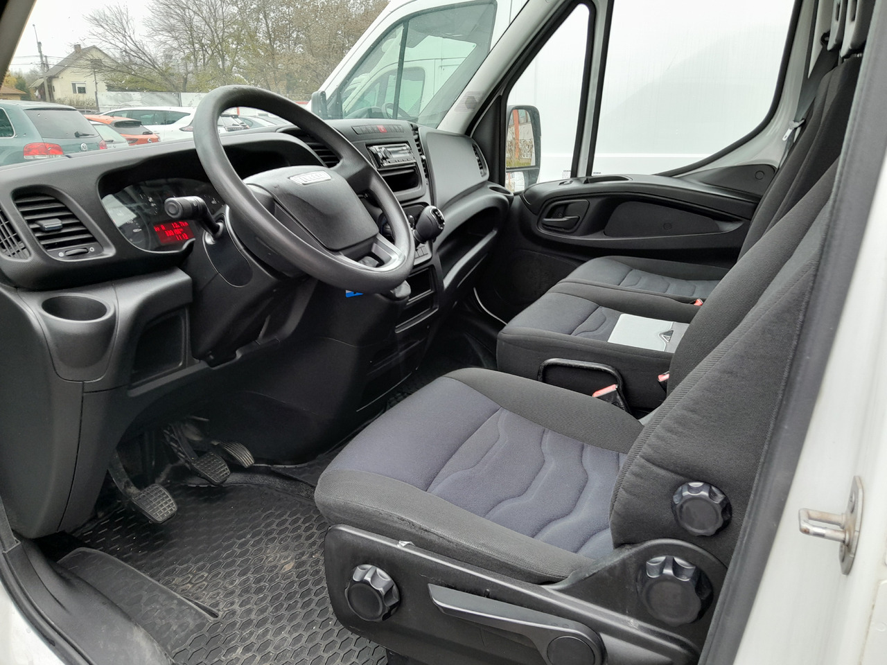 IVECO Daily 35S14 - Dodávka skřín: obrázek 5 IVECO Daily 35S14 - Dodávka skřín: obrázek 5