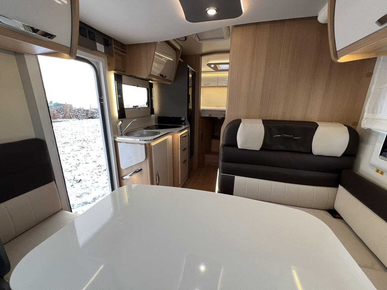 FORSTER T 699 EB Hubbett - Markise - Fahrradtr. - Polointegrovaný obytný vůz: obrázek 4 FORSTER T 699 EB Hubbett - Markise - Fahrradtr. - Polointegrovaný obytný vůz: obrázek 4