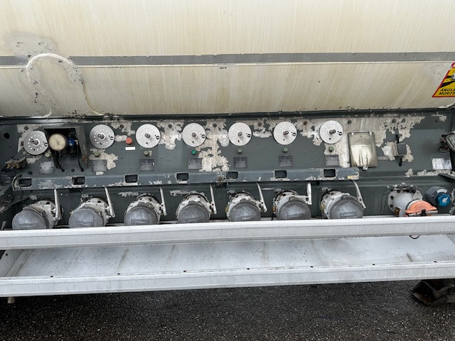 TRAILOR HYDROCARBURES 38000L - Cisternový návěs: obrázek 5 TRAILOR HYDROCARBURES 38000L - Cisternový návěs: obrázek 5