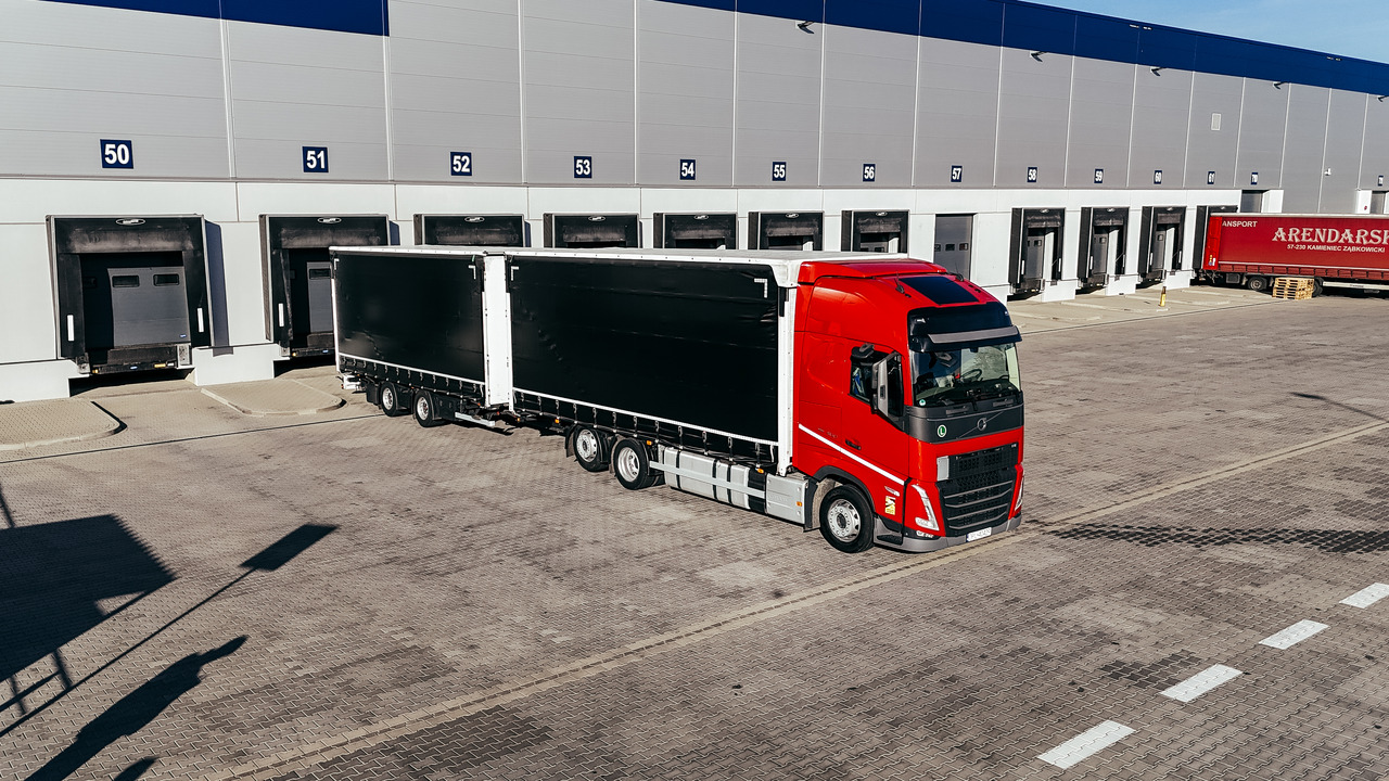 Volvo FH - Plachtový nákladní auto: obrázek 2 Volvo FH - Plachtový nákladní auto: obrázek 2
