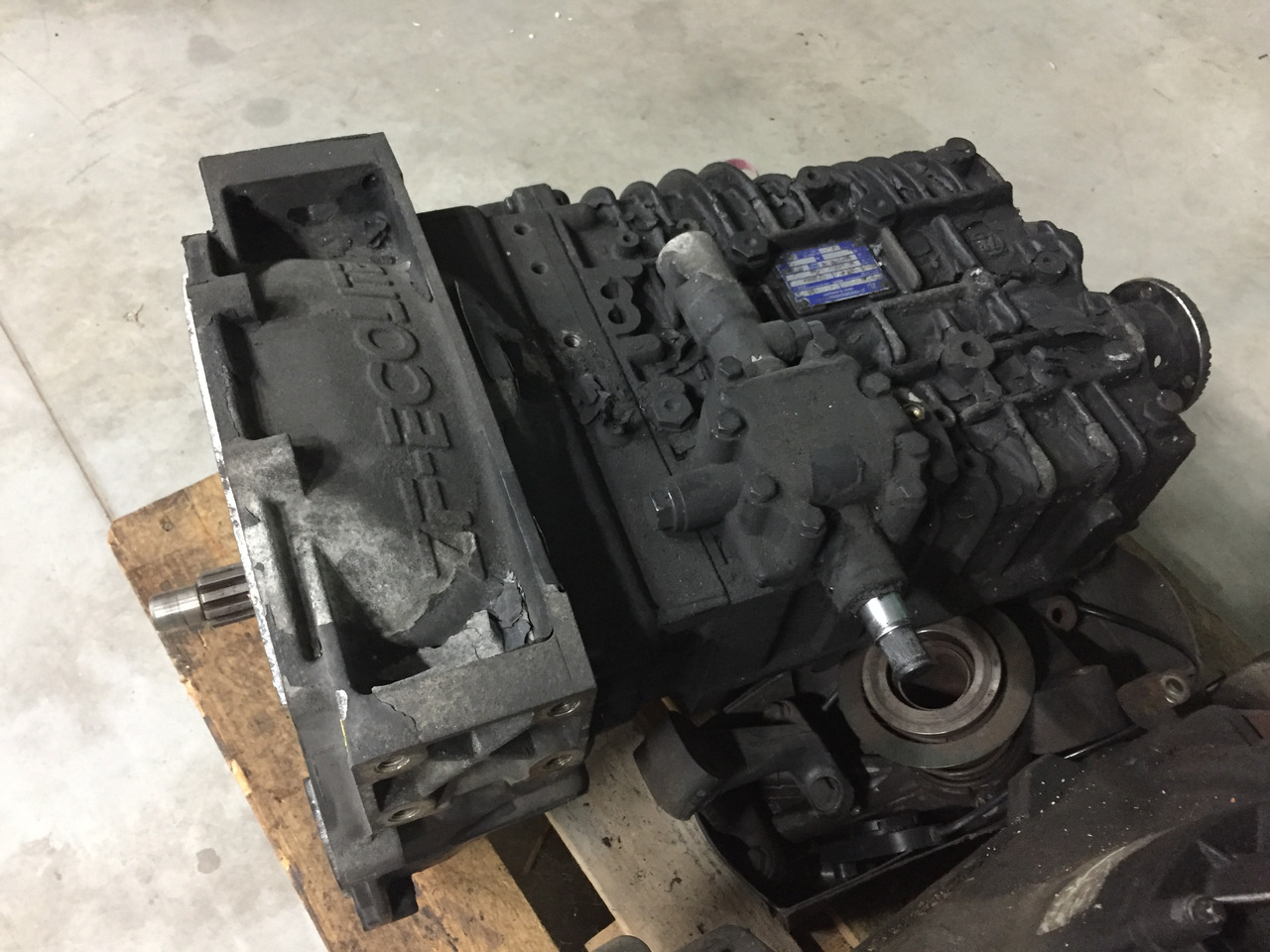 Gebrauchtes Getriebe MAN TGL 8.180, Typ : S6 - 850 TO LL, Artikel - Nr. : 81.32004 - 6139 - Převodovka pro Nákladní auto: obrázek 4 Gebrauchtes Getriebe MAN TGL 8.180, Typ : S6 - 850 TO LL, Artikel - Nr. : 81.32004 - 6139 - Převodovka pro Nákladní auto: obrázek 4