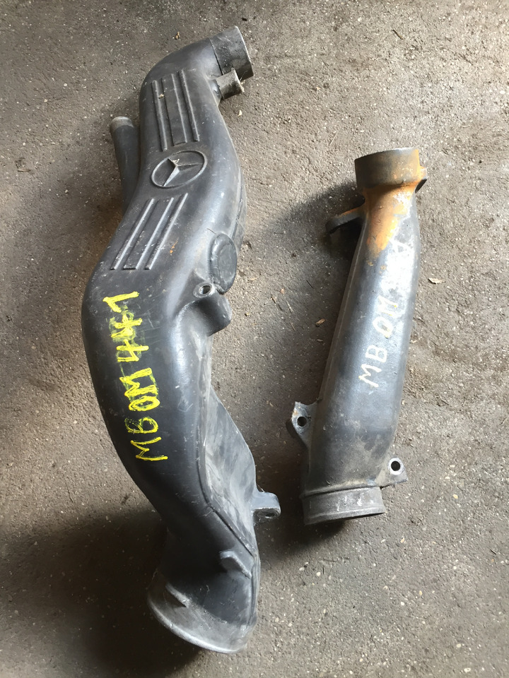 Gebrauchtes MB Motortyp OM 441 LA Ansaugrohr, Artikel - Nr. : A 999 999 99 99 - Trubka sání vzduchu pro Nákladní auto: obrázek 1 Gebrauchtes MB Motortyp OM 441 LA Ansaugrohr, Artikel - Nr. : A 999 999 99 99 - Trubka sání vzduchu pro Nákladní auto: obrázek 1