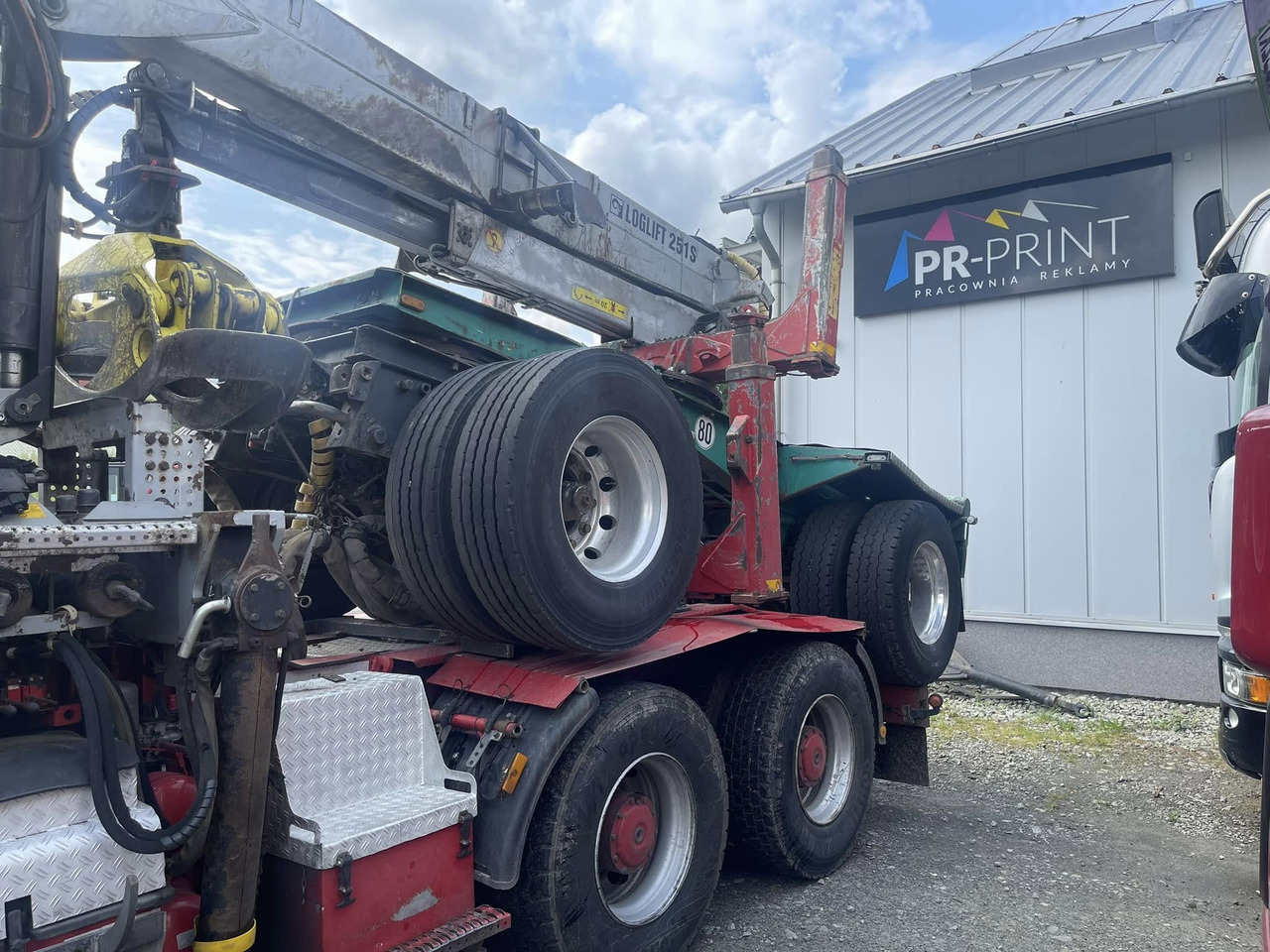 HUTTNER - Lesovůz, Auto s hydraulickou rukou: obrázek 5 HUTTNER - Lesovůz, Auto s hydraulickou rukou: obrázek 5