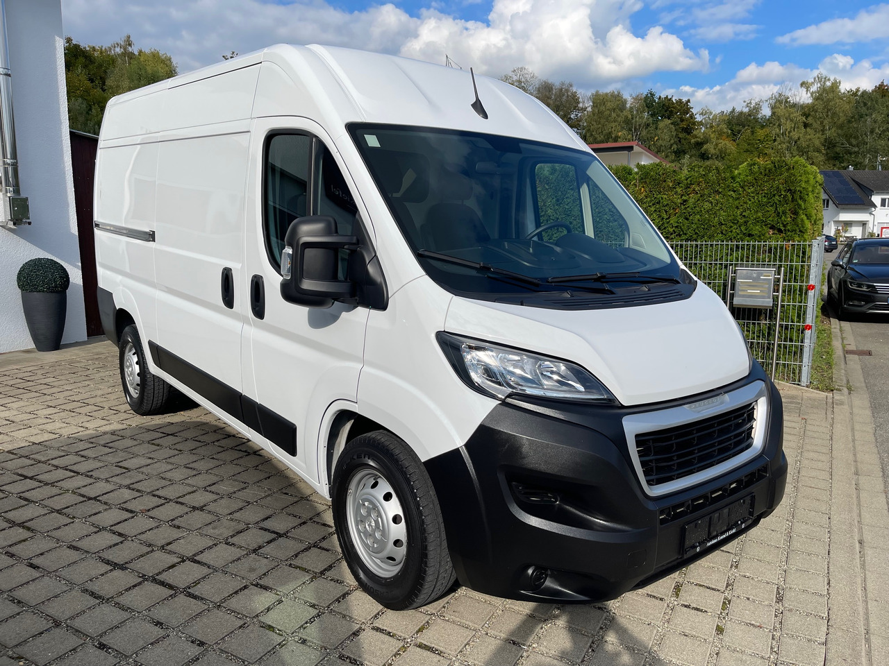 Peugeot Boxer Kasten L2H2 AppleCarplay/Klima/Kamera - Furgon: obrázek 2 Peugeot Boxer Kasten L2H2 AppleCarplay/Klima/Kamera - Furgon: obrázek 2