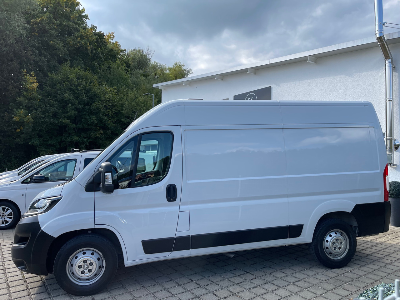 Peugeot Boxer Kasten L2H2 AppleCarplay/Klima/Kamera - Furgon: obrázek 3 Peugeot Boxer Kasten L2H2 AppleCarplay/Klima/Kamera - Furgon: obrázek 3