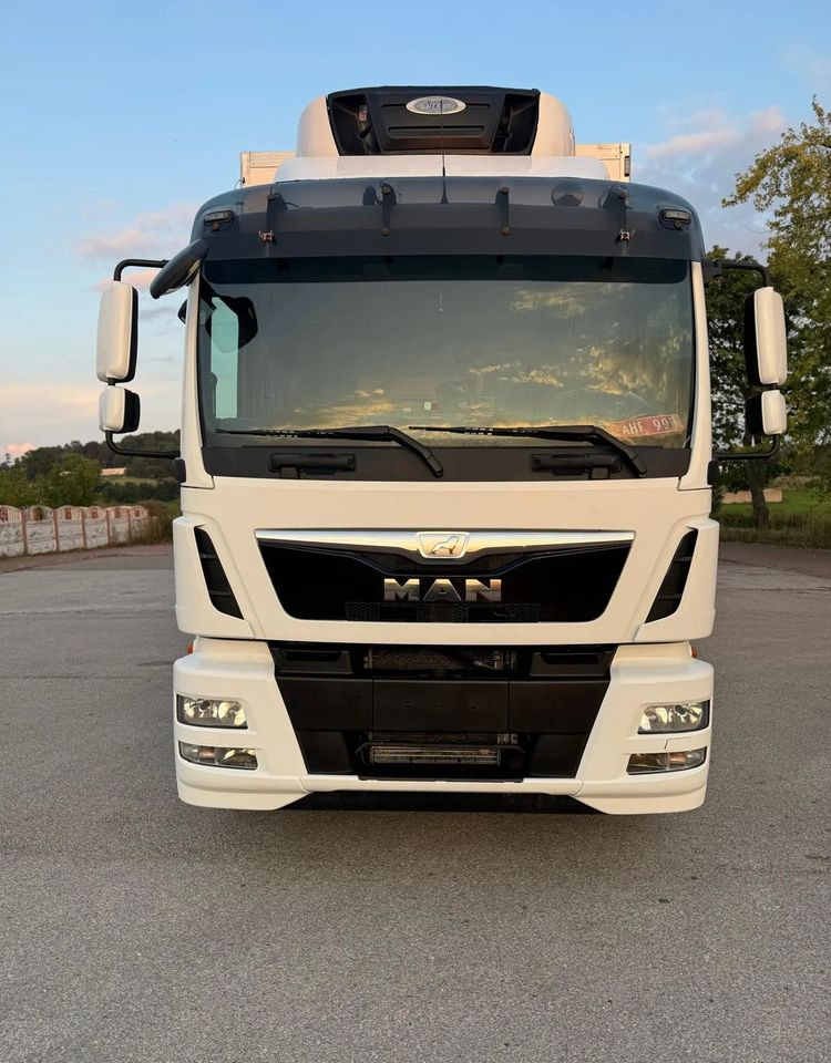 MAN TGM18.290 4x2 ACC/ CHłODNIA Z WINDĄ /CARRIER 850MT /SYPIALKA / EURO6/ASO - Chladírenský nákladní automobil: obrázek 3 MAN TGM18.290 4x2 ACC/ CHłODNIA Z WINDĄ /CARRIER 850MT /SYPIALKA / EURO6/ASO - Chladírenský nákladní automobil: obrázek 3