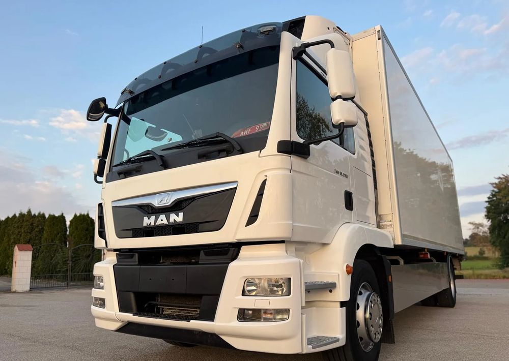 MAN TGM18.290 4x2 ACC/ CHłODNIA Z WINDĄ /CARRIER 850MT /SYPIALKA / EURO6/ASO - Chladírenský nákladní automobil: obrázek 1 MAN TGM18.290 4x2 ACC/ CHłODNIA Z WINDĄ /CARRIER 850MT /SYPIALKA / EURO6/ASO - Chladírenský nákladní automobil: obrázek 1