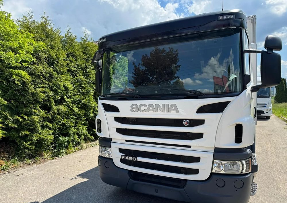 Scania Scania P 450 / CHŁODNIA + WINDA / 23 PALETY / EURO6 / OŚ SKRĘTNA / CARRIER/ ASO - Chladírenský nákladní automobil: obrázek 2 Scania Scania P 450 / CHŁODNIA + WINDA / 23 PALETY / EURO6 / OŚ SKRĘTNA / CARRIER/ ASO - Chladírenský nákladní automobil: obrázek 2
