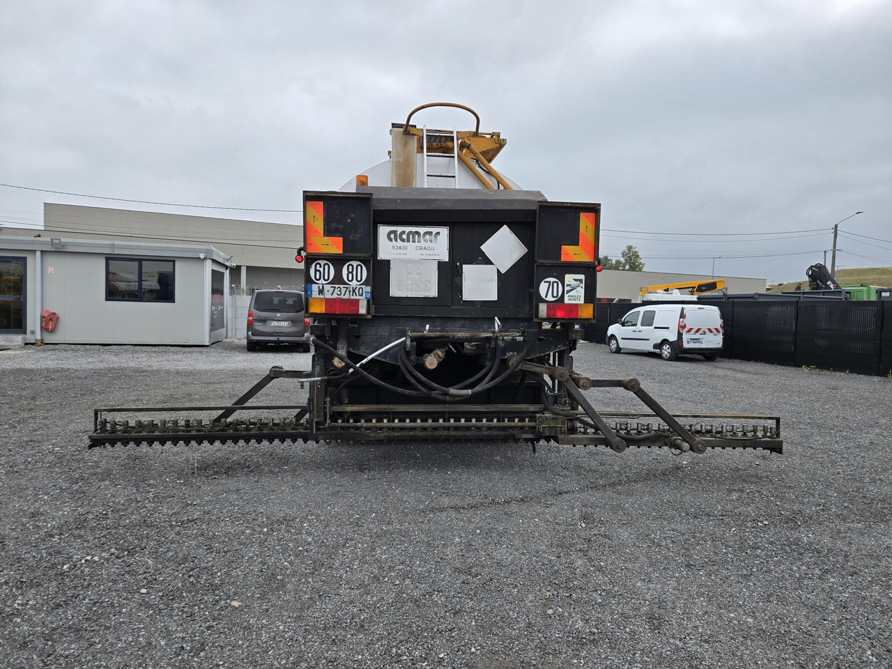 Renault Premium 300 - Rozstřikovač živic: obrázek 4 Renault Premium 300 - Rozstřikovač živic: obrázek 4