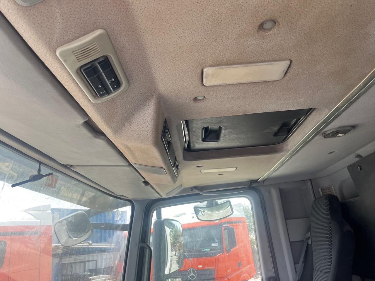 MERCEDES-BENZ Actros 3340 - Podvozek s kabinou: obrázek 5 MERCEDES-BENZ Actros 3340 - Podvozek s kabinou: obrázek 5