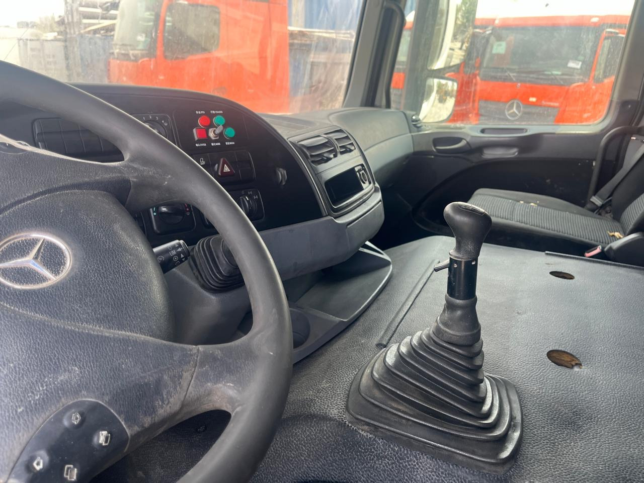 MERCEDES-BENZ Actros 3340 - Podvozek s kabinou: obrázek 4 MERCEDES-BENZ Actros 3340 - Podvozek s kabinou: obrázek 4