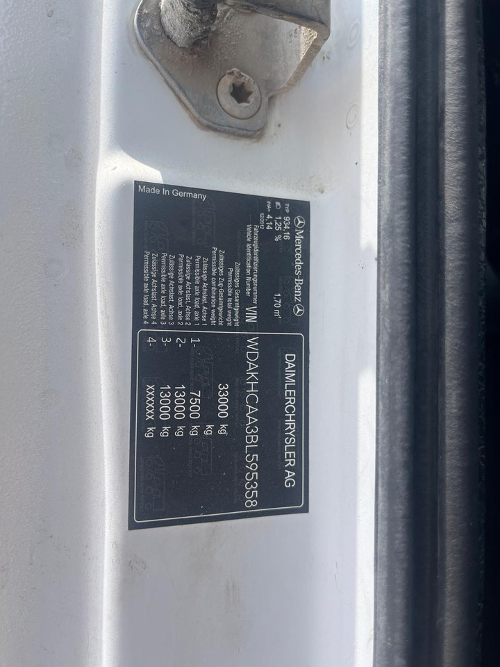 MERCEDES-BENZ Actros 3340 - Podvozek s kabinou: obrázek 3 MERCEDES-BENZ Actros 3340 - Podvozek s kabinou: obrázek 3