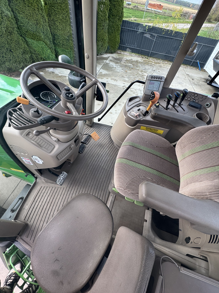 John Deere 6830 Premium - Traktor: obrázek 2 John Deere 6830 Premium - Traktor: obrázek 2