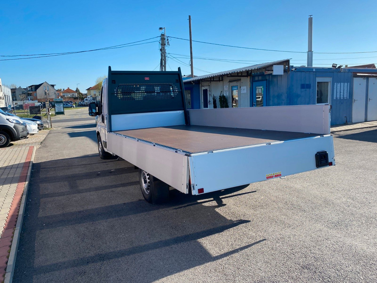 Fiat DUCATO XLWB MAXI PRITSCHE - Dodávka valník: obrázek 4 Fiat DUCATO XLWB MAXI PRITSCHE - Dodávka valník: obrázek 4