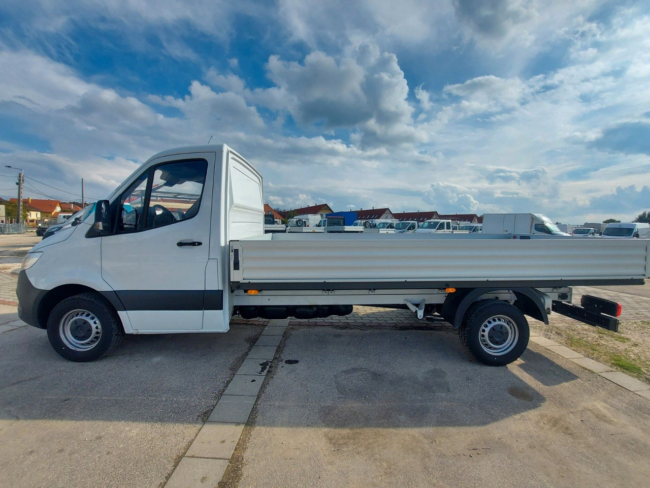 Mercedes-Benz Sprinter 315Pritsche - Dodávka valník: obrázek 2 Mercedes-Benz Sprinter 315Pritsche - Dodávka valník: obrázek 2