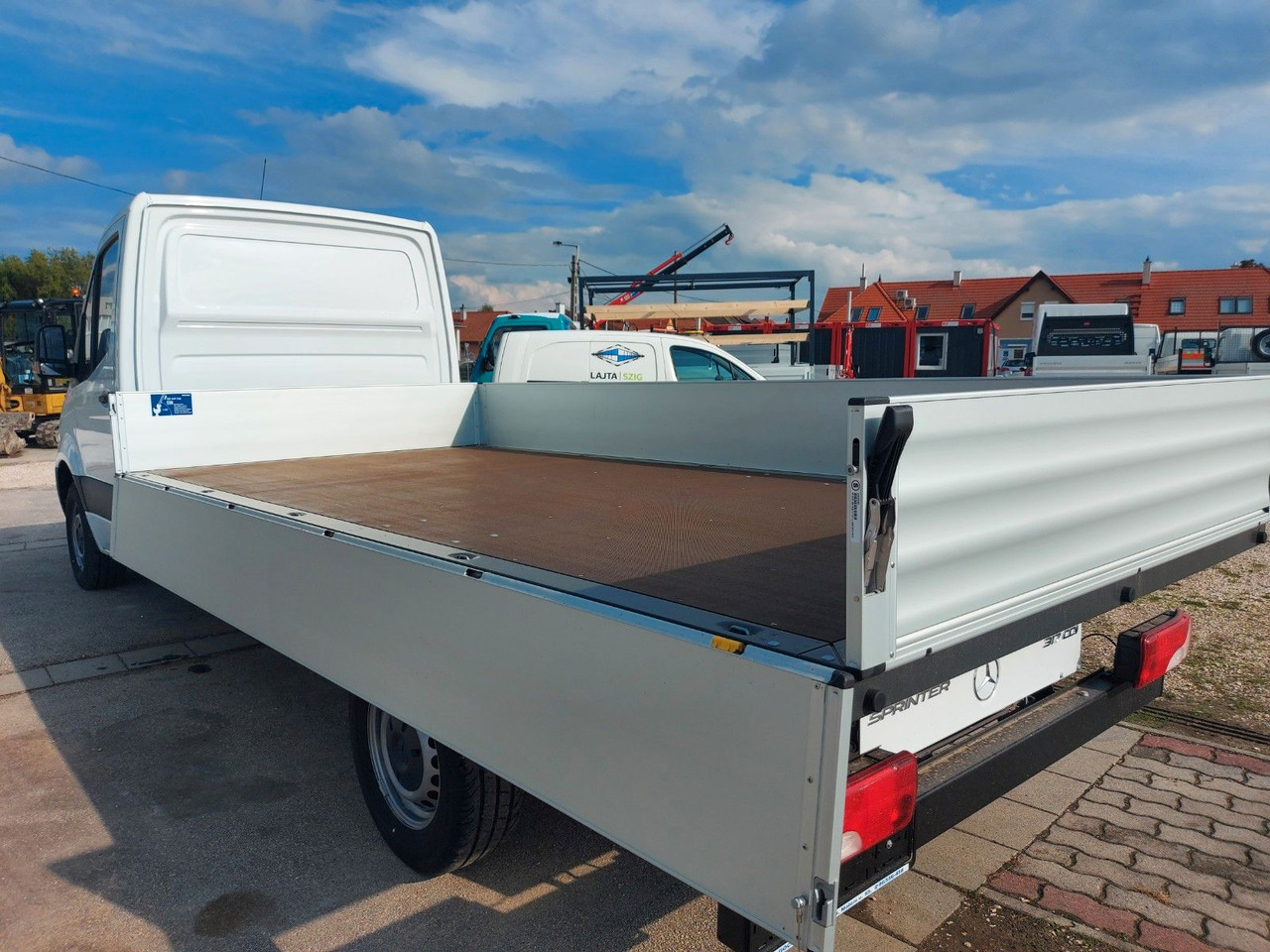 Mercedes-Benz Sprinter 315Pritsche - Dodávka valník: obrázek 4 Mercedes-Benz Sprinter 315Pritsche - Dodávka valník: obrázek 4