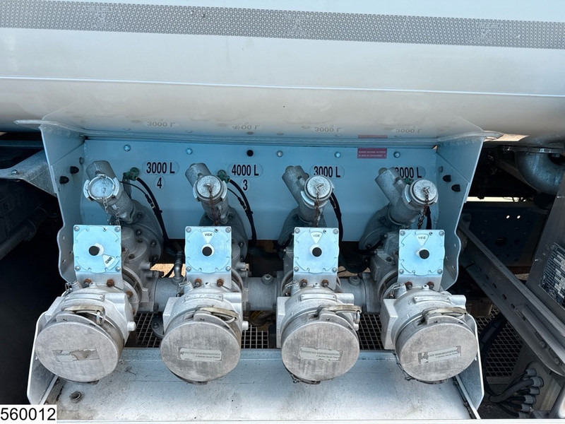 Iveco Eurocargo 190EL28 EURO 5, FUEL, 13390 liter, 4 Comp, Magyar - Cisternové vozidlo: obrázek 5 Iveco Eurocargo 190EL28 EURO 5, FUEL, 13390 liter, 4 Comp, Magyar - Cisternové vozidlo: obrázek 5