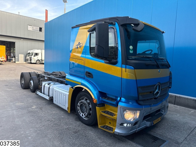 Mercedes-Benz Actros 2443 6x2, EURO 6, PTO, Standairco - Podvozek s kabinou: obrázek 2 Mercedes-Benz Actros 2443 6x2, EURO 6, PTO, Standairco - Podvozek s kabinou: obrázek 2