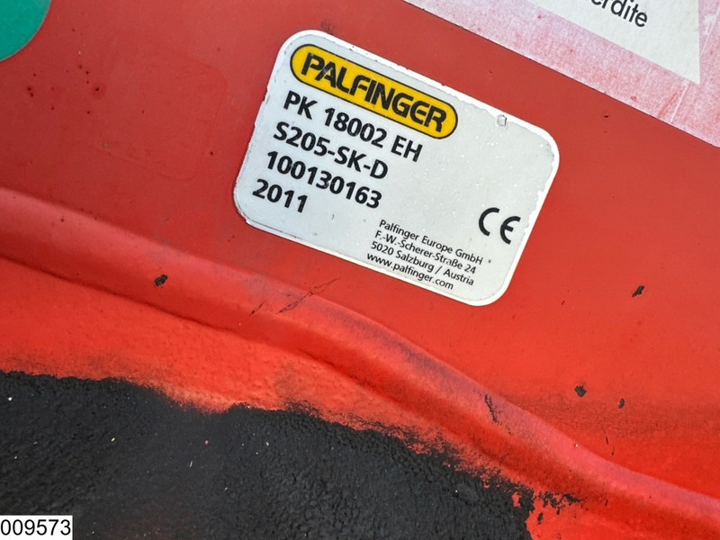 Nákladní automobil valníkový/ Plošinový, Auto s hydraulickou rukou Renault Kerax 380 Dxi 6X4, EURO 6, Retarder, Palfinger, Remote: obrázek 10 Nákladní automobil valníkový/ Plošinový, Auto s hydraulickou rukou Renault Kerax 380 Dxi 6X4, EURO 6, Retarder, Palfinger, Remote: obrázek 10