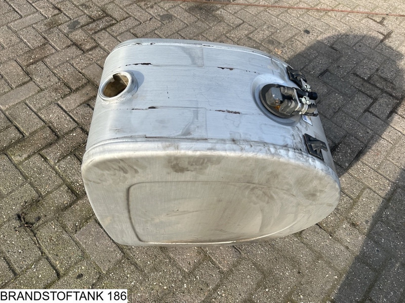 Universeel Brandstoftank - Palivová nádrž: obrázek 4 Universeel Brandstoftank - Palivová nádrž: obrázek 4