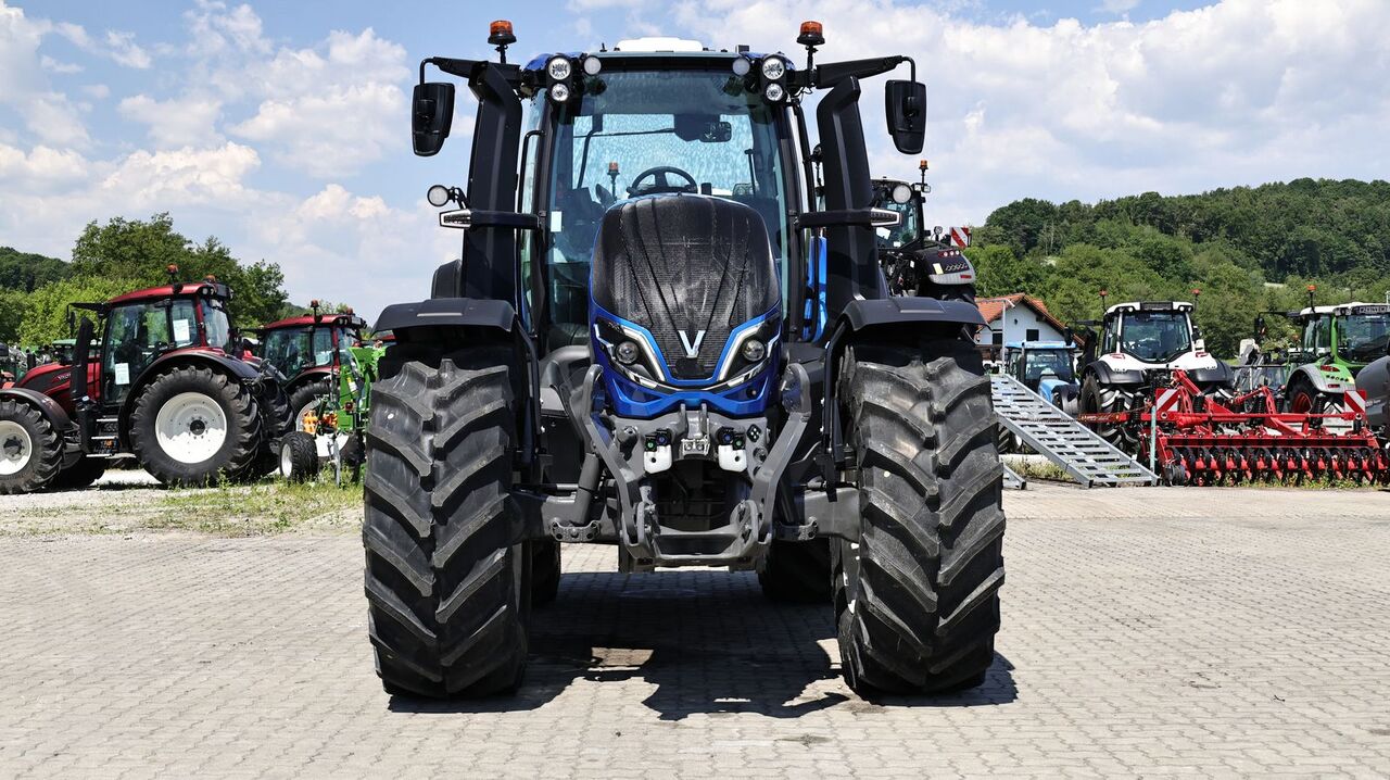Valtra T175e Direct - Traktor: obrázek 2 Valtra T175e Direct - Traktor: obrázek 2