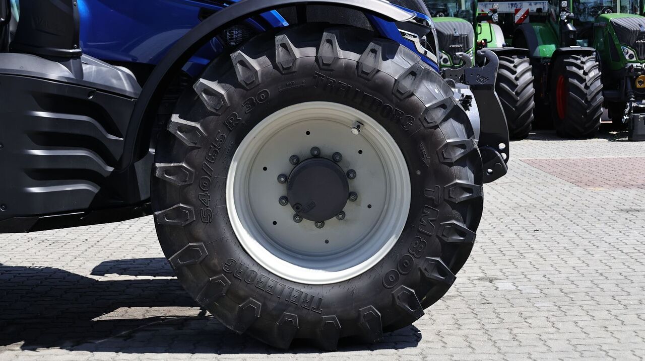 Valtra T175e Direct - Traktor: obrázek 4 Valtra T175e Direct - Traktor: obrázek 4