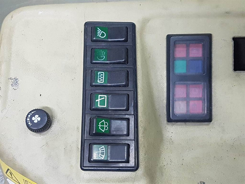Ahlmann AZ14 - Dashboard/Console/Konsole - Kabina a interiér pro Stavební technika: obrázek 5 Ahlmann AZ14 - Dashboard/Console/Konsole - Kabina a interiér pro Stavební technika: obrázek 5