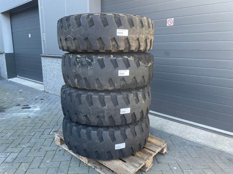 Atlas AR65-Michelin 335/80R20 (12.5R20)-Tire/Reifen/Band - Pneumatiky a ráfky pro Stavební technika: obrázek 2 Atlas AR65-Michelin 335/80R20 (12.5R20)-Tire/Reifen/Band - Pneumatiky a ráfky pro Stavební technika: obrázek 2