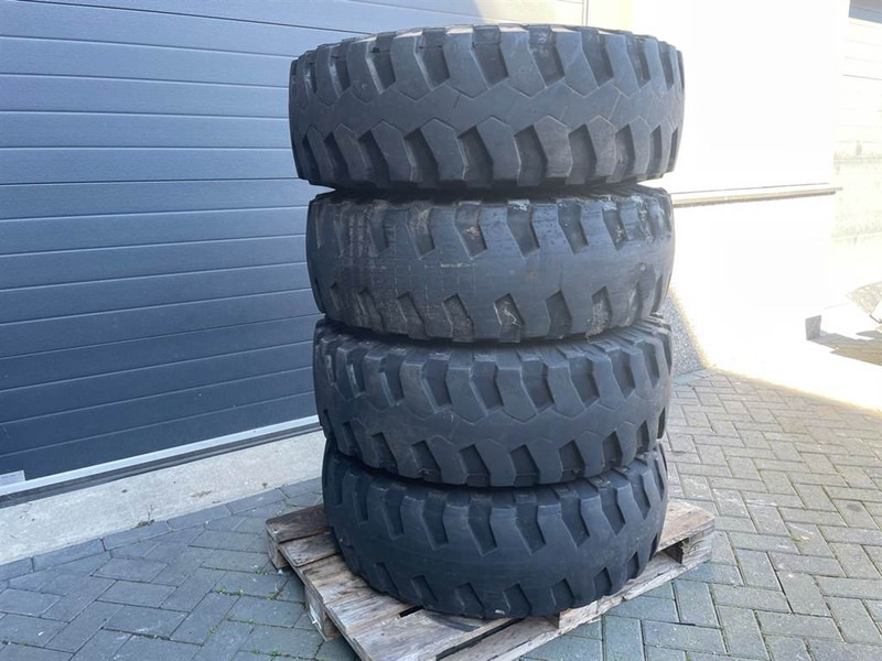 Atlas AR65-Michelin 335/80R20 (12.5R20)-Tire/Reifen/Band - Pneumatiky a ráfky pro Stavební technika: obrázek 3 Atlas AR65-Michelin 335/80R20 (12.5R20)-Tire/Reifen/Band - Pneumatiky a ráfky pro Stavební technika: obrázek 3