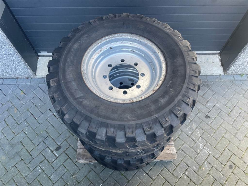 Atlas AR65-Michelin 335/80R20 (12.5R20)-Tire/Reifen/Band - Pneumatiky a ráfky pro Stavební technika: obrázek 5 Atlas AR65-Michelin 335/80R20 (12.5R20)-Tire/Reifen/Band - Pneumatiky a ráfky pro Stavební technika: obrázek 5