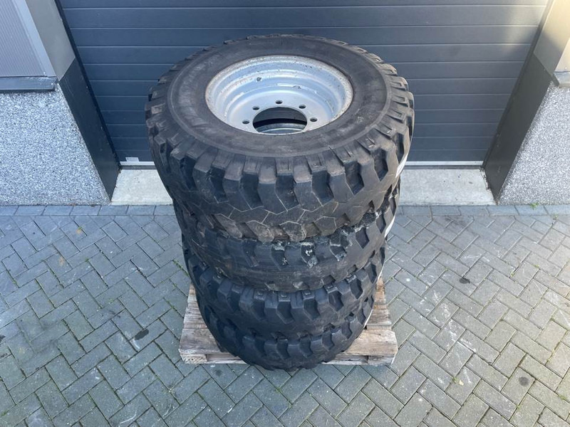 Atlas AR65-Michelin 335/80R20 (12.5R20)-Tire/Reifen/Band - Pneumatiky a ráfky pro Stavební technika: obrázek 4 Atlas AR65-Michelin 335/80R20 (12.5R20)-Tire/Reifen/Band - Pneumatiky a ráfky pro Stavební technika: obrázek 4