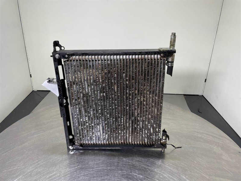 Cat 907M-444-1760-Airco condenser/Klimakondensator - Rám/ Šasi pro Stavební technika: obrázek 3 Cat 907M-444-1760-Airco condenser/Klimakondensator - Rám/ Šasi pro Stavební technika: obrázek 3