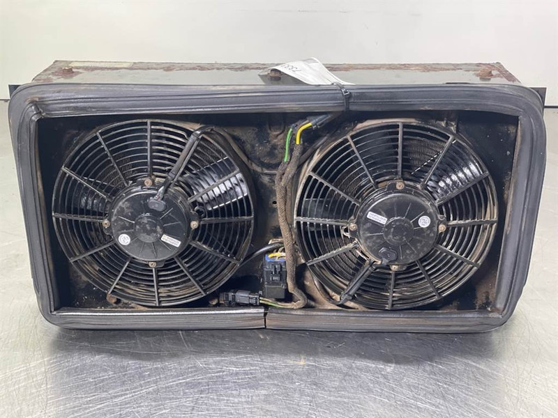 Cat 924G-199-7041-Airco condenser/Klimakondensator - Rám/ Šasi pro Stavební technika: obrázek 3 Cat 924G-199-7041-Airco condenser/Klimakondensator - Rám/ Šasi pro Stavební technika: obrázek 3