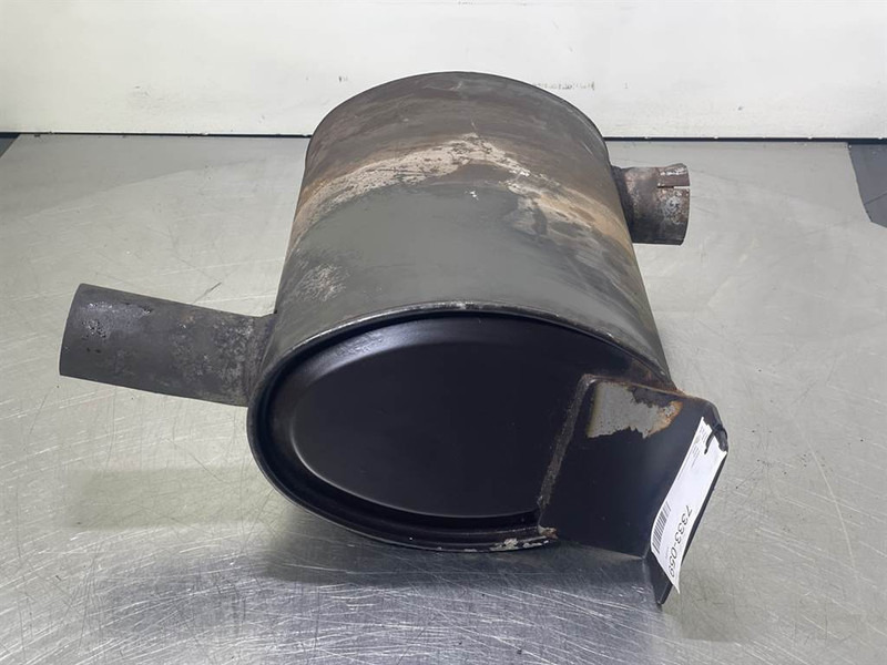 Cat 924G - Exhaust/Auspuff/Uitlaat - Motor pro Stavební technika: obrázek 2 Cat 924G - Exhaust/Auspuff/Uitlaat - Motor pro Stavební technika: obrázek 2