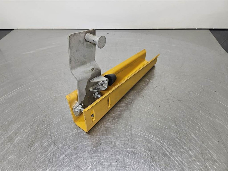 Cat 950H-312-6600/315-3082-Fender bracket/Halter - Rám/ Šasi pro Stavební technika: obrázek 4 Cat 950H-312-6600/315-3082-Fender bracket/Halter - Rám/ Šasi pro Stavební technika: obrázek 4