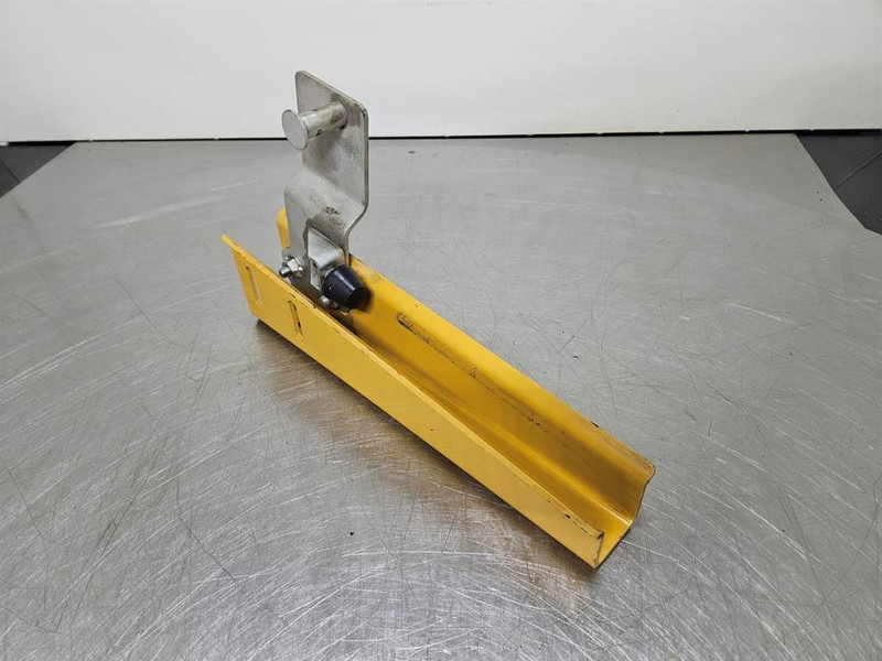 Cat 950H-312-6600/315-3082-Fender bracket/Halter - Rám/ Šasi pro Stavební technika: obrázek 2 Cat 950H-312-6600/315-3082-Fender bracket/Halter - Rám/ Šasi pro Stavební technika: obrázek 2