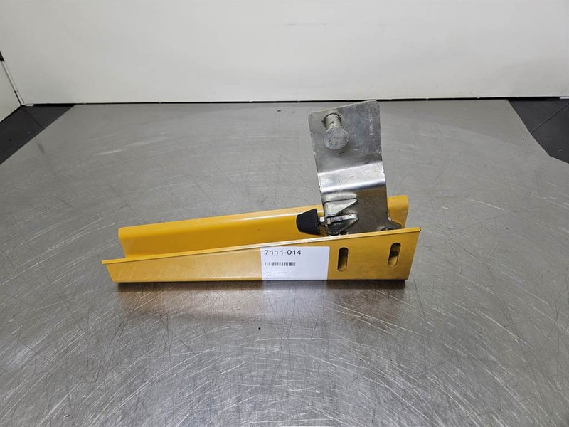 Cat 950H-312-6600/315-8034-Fender bracket/Halter/Steun - Rám/ Šasi pro Stavební technika: obrázek 1 Cat 950H-312-6600/315-8034-Fender bracket/Halter/Steun - Rám/ Šasi pro Stavební technika: obrázek 1