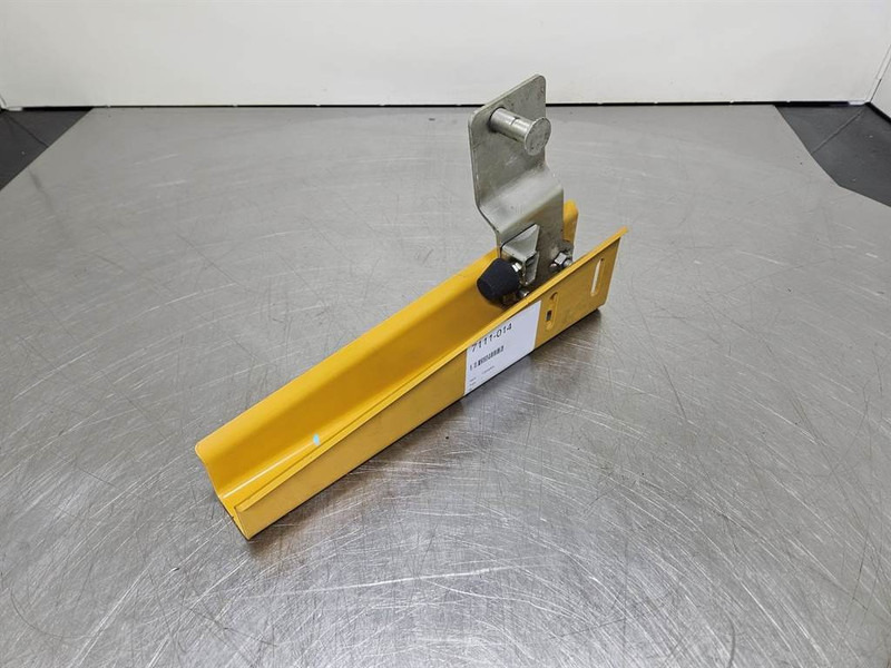 Cat 950H-312-6600/315-8034-Fender bracket/Halter/Steun - Rám/ Šasi pro Stavební technika: obrázek 4 Cat 950H-312-6600/315-8034-Fender bracket/Halter/Steun - Rám/ Šasi pro Stavební technika: obrázek 4