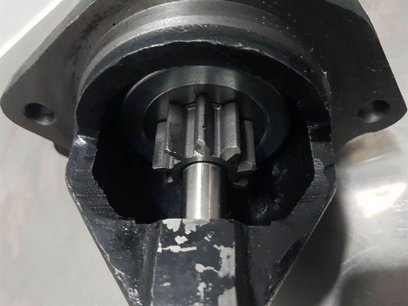 Deutz 1012/1013-24V 9T 4,0KW-Starter/Anlasser/Startmotor - Motor pro Stavební technika: obrázek 4 Deutz 1012/1013-24V 9T 4,0KW-Starter/Anlasser/Startmotor - Motor pro Stavební technika: obrázek 4