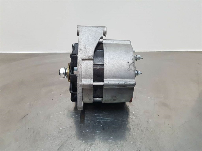 Deutz 28V 27A - Alternator/Lichtmaschine/Dynamo - Motor pro Stavební technika: obrázek 3 Deutz 28V 27A - Alternator/Lichtmaschine/Dynamo - Motor pro Stavební technika: obrázek 3