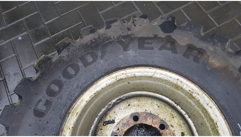 Goodyear 340/80-R18 IND - Tyre/Reifen/Band - Pneumatiky a ráfky pro Stavební technika: obrázek 2 Goodyear 340/80-R18 IND - Tyre/Reifen/Band - Pneumatiky a ráfky pro Stavební technika: obrázek 2