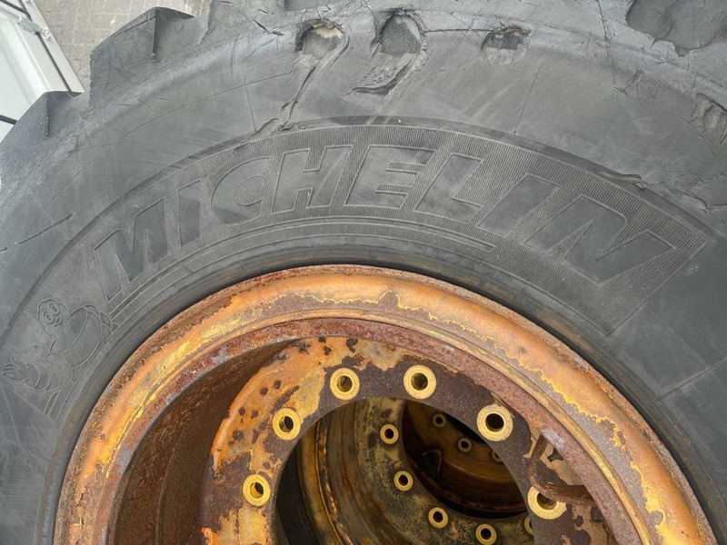 Hyundai HL740-9-Michelin 20.5R25-Tire/Reifen/Band - Pneumatiky a ráfky pro Stavební technika: obrázek 4 Hyundai HL740-9-Michelin 20.5R25-Tire/Reifen/Band - Pneumatiky a ráfky pro Stavební technika: obrázek 4