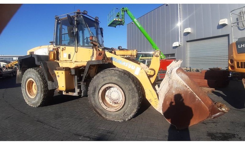 Komatsu WA 320 - 5H (For parts) - Kolový nakladač: obrázek 2 Komatsu WA 320 - 5H (For parts) - Kolový nakladač: obrázek 2
