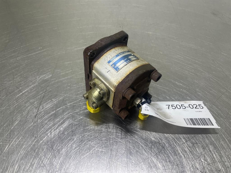 Komatsu WA200-Kracht KM1/11-Gearpump/Zahnradpumpe - Hydraulika pro Stavební technika: obrázek 4 Komatsu WA200-Kracht KM1/11-Gearpump/Zahnradpumpe - Hydraulika pro Stavební technika: obrázek 4