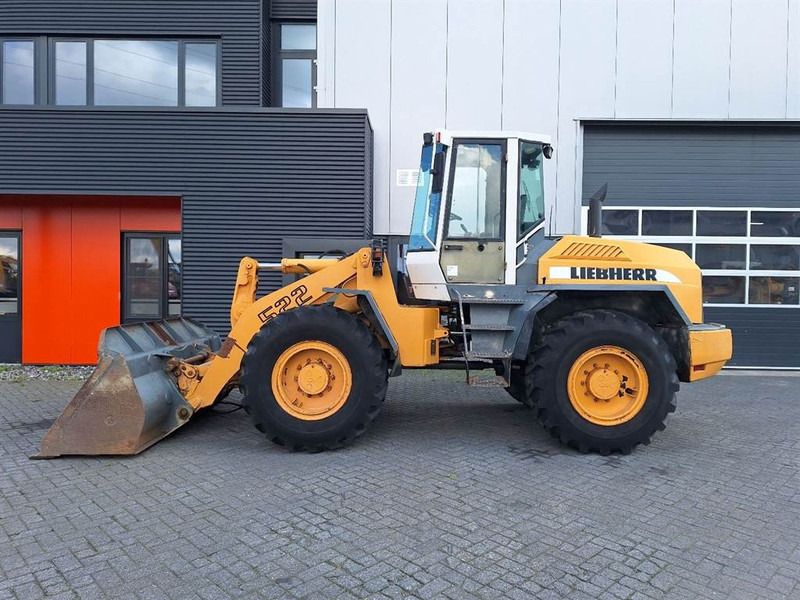 Liebherr L522 - Kolový nakladač: obrázek 1 Liebherr L522 - Kolový nakladač: obrázek 1