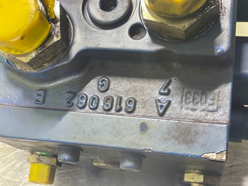 Hydraulika pro Stavební technika Liebherr L524-Liebherr 10675942-Valve/Ventile/Ventiel: obrázek 6