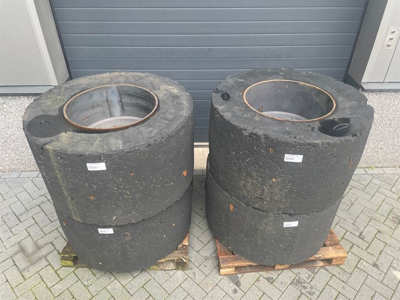 Liebherr LH40M-Trelleborg Brawler 45x10x24-Tire/Reifen/Band - Pneumatiky a ráfky pro Stavební technika: obrázek 2 Liebherr LH40M-Trelleborg Brawler 45x10x24-Tire/Reifen/Band - Pneumatiky a ráfky pro Stavební technika: obrázek 2